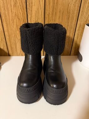 Buffalo David Bitton Black Platform Fold-Over Ankle Boots